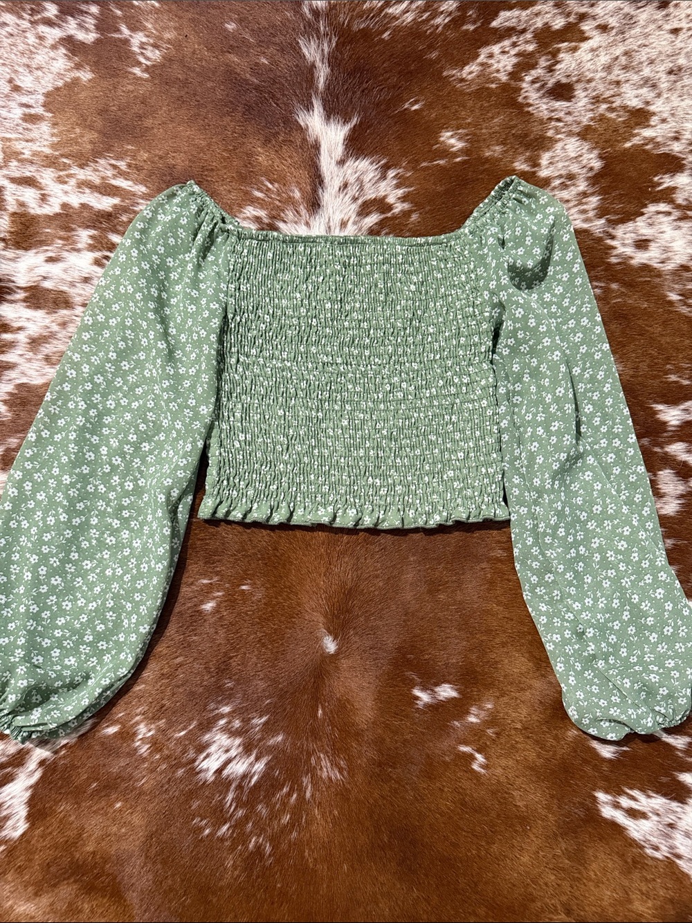 Smocked Off-Shoulder Floral Long-Sleeve Crop Top - Green